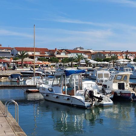 Neu Renovierte Ferienwohnung Mit Klima, Wlan, Terrasse Und Grill Πούλα Εξωτερικό φωτογραφία