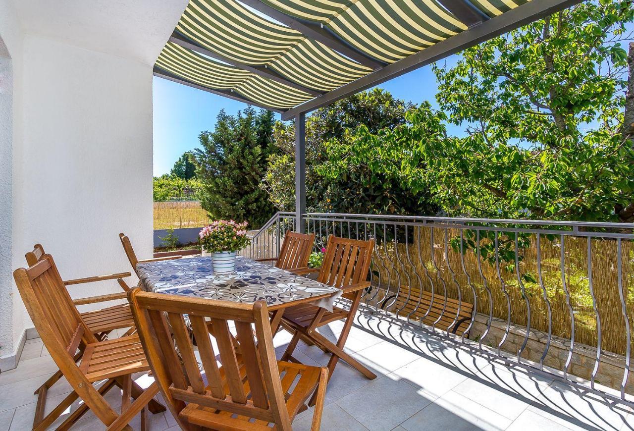 Neu Renovierte Ferienwohnung Mit Klima, Wlan, Terrasse Und Grill Πούλα Εξωτερικό φωτογραφία