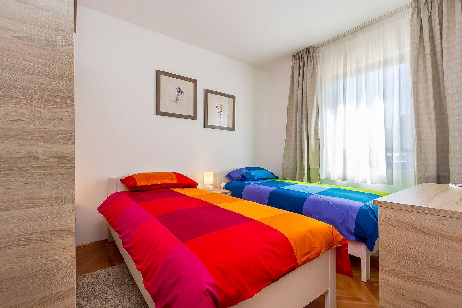 Neu Renovierte Ferienwohnung Mit Klima, Wlan, Terrasse Und Grill Πούλα Εξωτερικό φωτογραφία