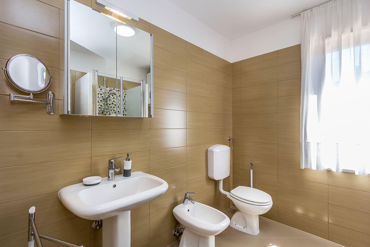 Neu Renovierte Ferienwohnung Mit Klima, Wlan, Terrasse Und Grill Πούλα Εξωτερικό φωτογραφία