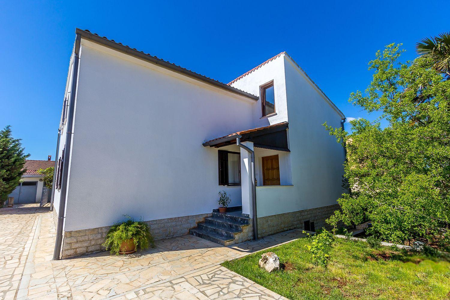 Neu Renovierte Ferienwohnung Mit Klima, Wlan, Terrasse Und Grill Πούλα Εξωτερικό φωτογραφία