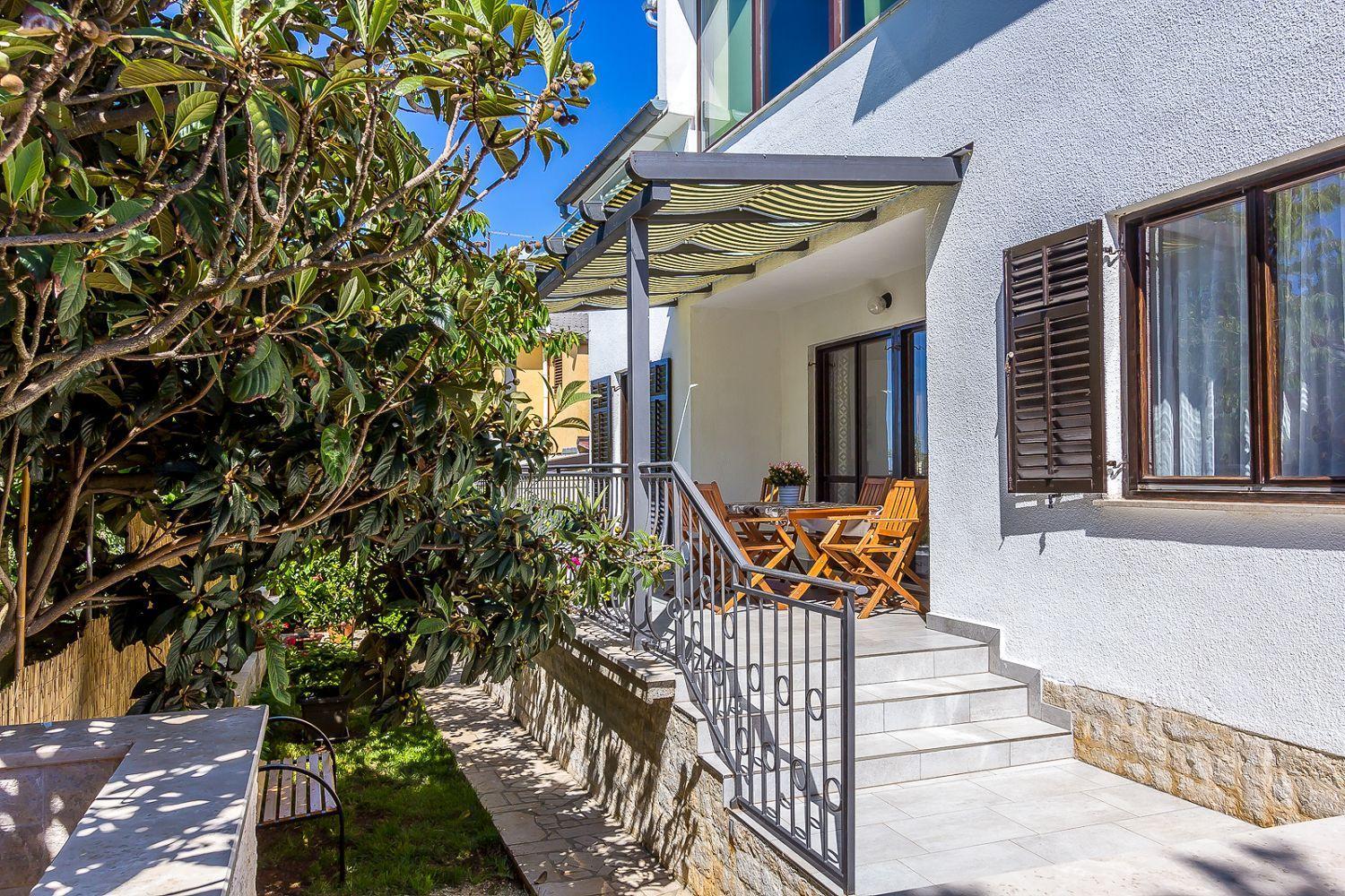 Neu Renovierte Ferienwohnung Mit Klima, Wlan, Terrasse Und Grill Πούλα Εξωτερικό φωτογραφία